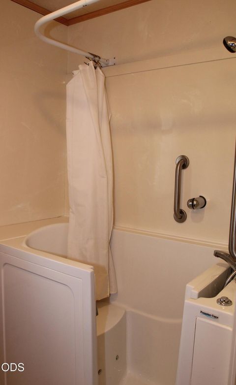 Tiny photo for 1221 N Eldorado Avenue, Klamath Falls, OR 97601 (MLS # 220223148)