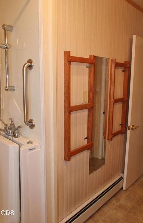Tiny photo for 1221 N Eldorado Avenue, Klamath Falls, OR 97601 (MLS # 220223148)