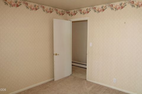 Tiny photo for 1221 N Eldorado Avenue, Klamath Falls, OR 97601 (MLS # 220223148)