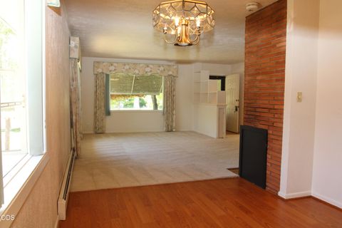 Tiny photo for 1221 N Eldorado Avenue, Klamath Falls, OR 97601 (MLS # 220223148)