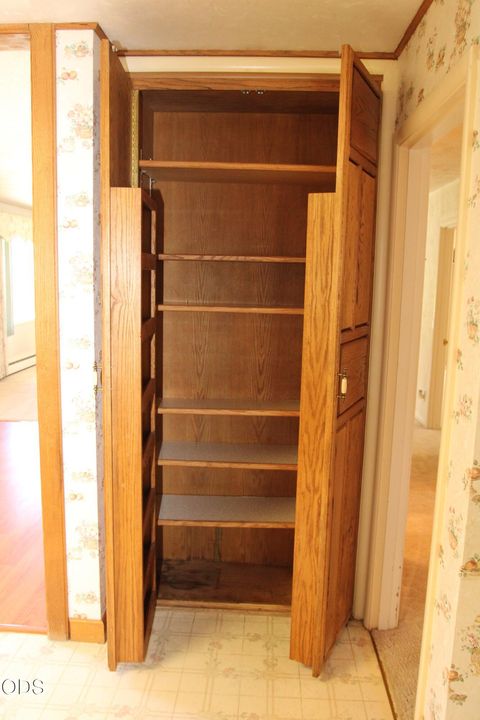 Tiny photo for 1221 N Eldorado Avenue, Klamath Falls, OR 97601 (MLS # 220223148)