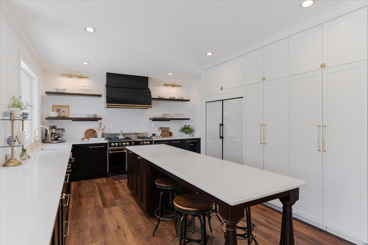 2300 Condor Drive