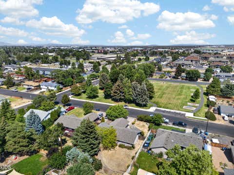 Tiny photo for 1545 SW 17th Street, Redmond, OR 97756 (MLS # 220225849)