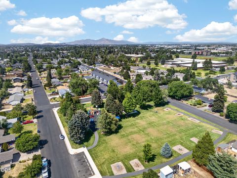 Tiny photo for 1545 SW 17th Street, Redmond, OR 97756 (MLS # 220225849)