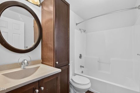 Tiny photo for 1545 SW 17th Street, Redmond, OR 97756 (MLS # 220225849)
