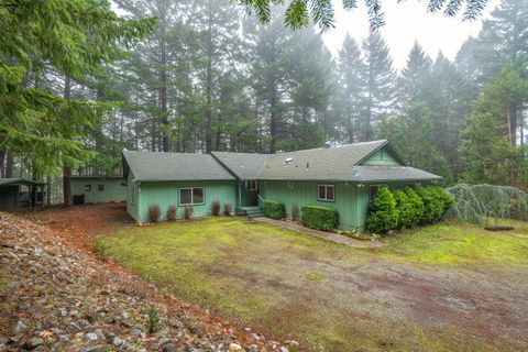 Tiny photo for 330 Tunnel Creek Road, Grants Pass, OR 97526 (MLS # 220213844)