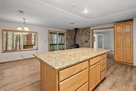 Tiny photo for 330 Tunnel Creek Road, Grants Pass, OR 97526 (MLS # 220213844)