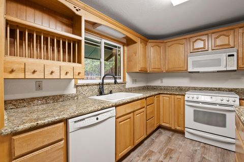 Tiny photo for 330 Tunnel Creek Road, Grants Pass, OR 97526 (MLS # 220213844)