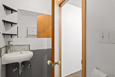 Tiny photo for 330 Tunnel Creek Road, Grants Pass, OR 97526 (MLS # 220213844)