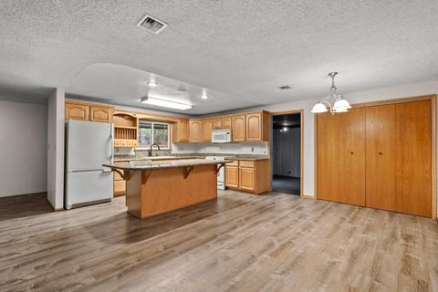 Tiny photo for 330 Tunnel Creek Road, Grants Pass, OR 97526 (MLS # 220213844)