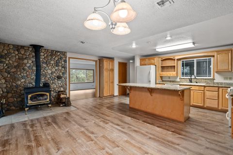 Tiny photo for 330 Tunnel Creek Road, Grants Pass, OR 97526 (MLS # 220213844)