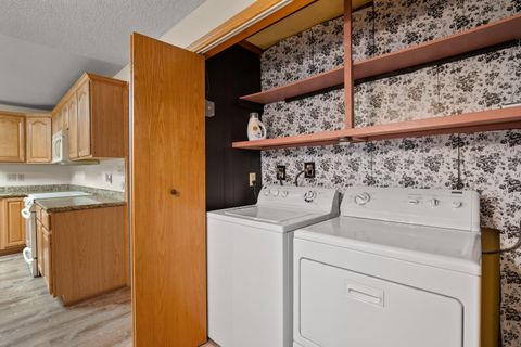 Tiny photo for 330 Tunnel Creek Road, Grants Pass, OR 97526 (MLS # 220213844)