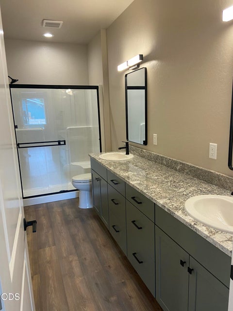 Tiny photo for 126 Lorraine Avenue, Eagle Point, OR 97524 (MLS # 220222965)