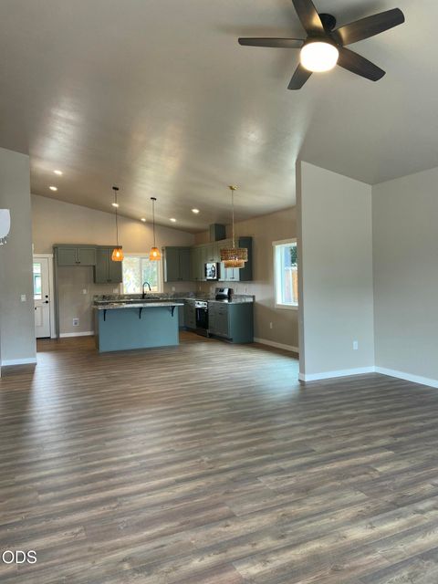 Tiny photo for 126 Lorraine Avenue, Eagle Point, OR 97524 (MLS # 220222965)