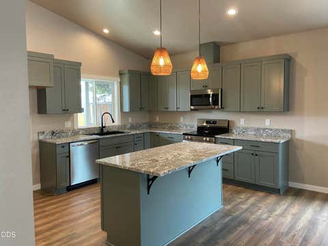 Tiny photo for 126 Lorraine Avenue, Eagle Point, OR 97524 (MLS # 220222965)
