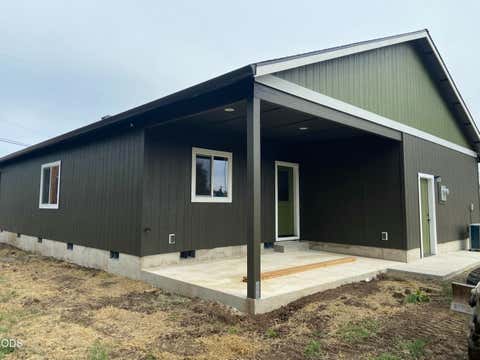 Tiny photo for 126 Lorraine Avenue, Eagle Point, OR 97524 (MLS # 220222965)