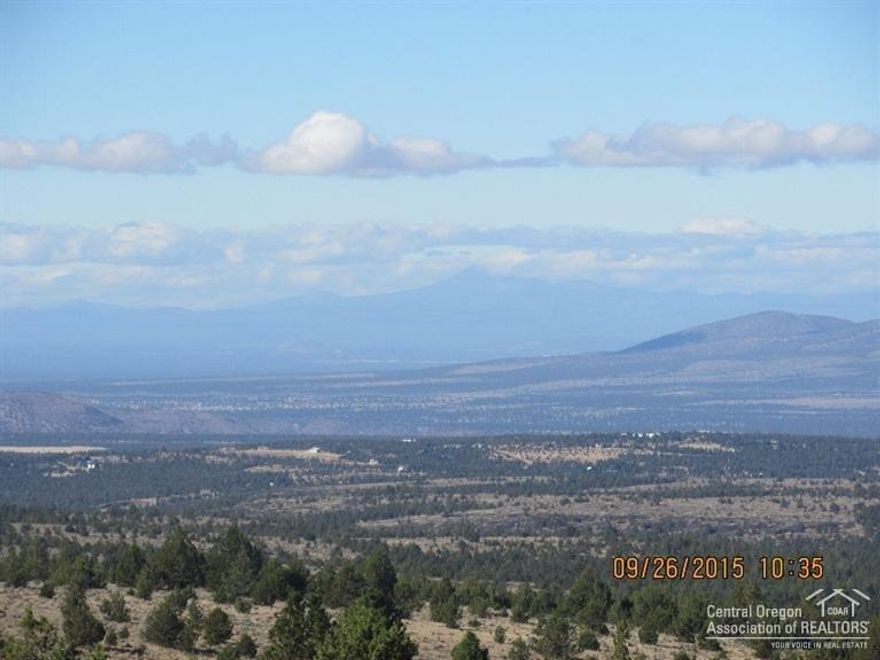 Property has unobstructed views of Cascades, Smith Rocks. BLM road runs next to property that provides for easy access.