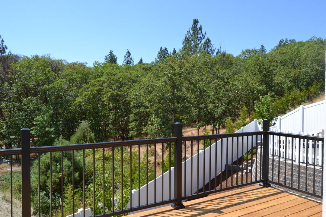 The Pinnacle At Meadow Wood - Residential