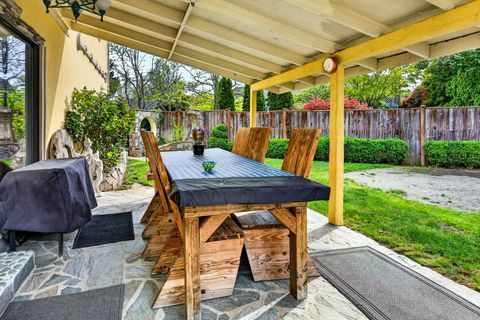 Tiny photo for 1082 La Loma Drive, Medford, OR 97504 (MLS # 220219831)