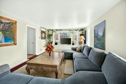 Tiny photo for 1082 La Loma Drive, Medford, OR 97504 (MLS # 220219831)