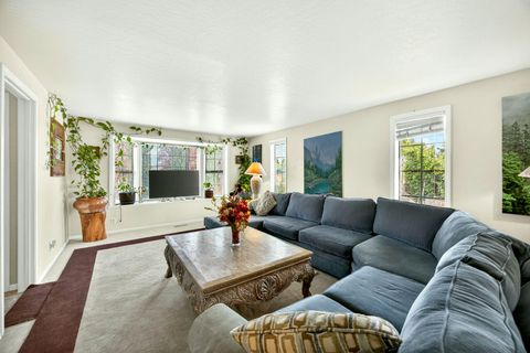 Tiny photo for 1082 La Loma Drive, Medford, OR 97504 (MLS # 220219831)