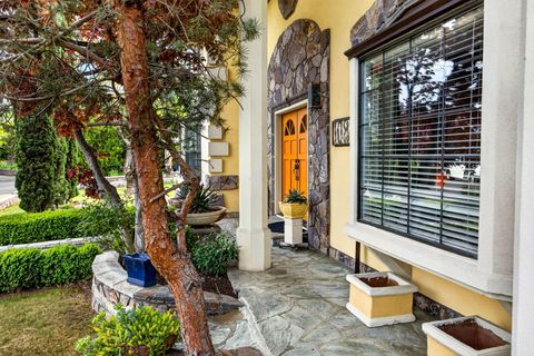 Tiny photo for 1082 La Loma Drive, Medford, OR 97504 (MLS # 220219831)