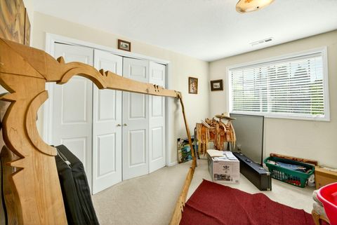 Tiny photo for 1082 La Loma Drive, Medford, OR 97504 (MLS # 220219831)