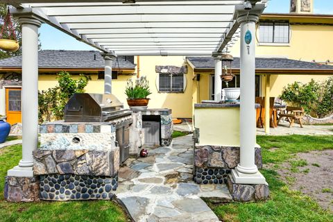 Tiny photo for 1082 La Loma Drive, Medford, OR 97504 (MLS # 220219831)