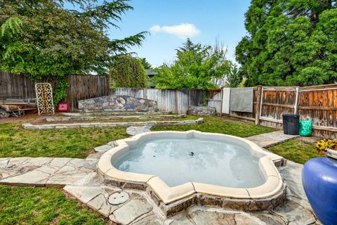 Tiny photo for 1082 La Loma Drive, Medford, OR 97504 (MLS # 220219831)