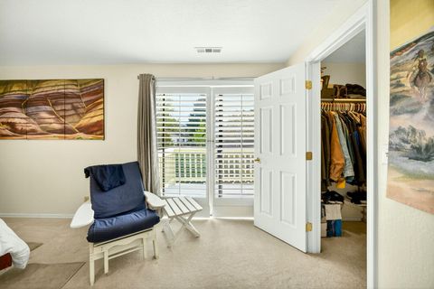 Tiny photo for 1082 La Loma Drive, Medford, OR 97504 (MLS # 220219831)