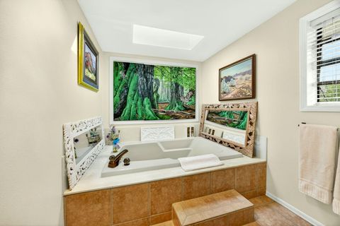 Tiny photo for 1082 La Loma Drive, Medford, OR 97504 (MLS # 220219831)