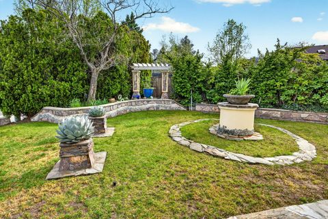 Tiny photo for 1082 La Loma Drive, Medford, OR 97504 (MLS # 220219831)