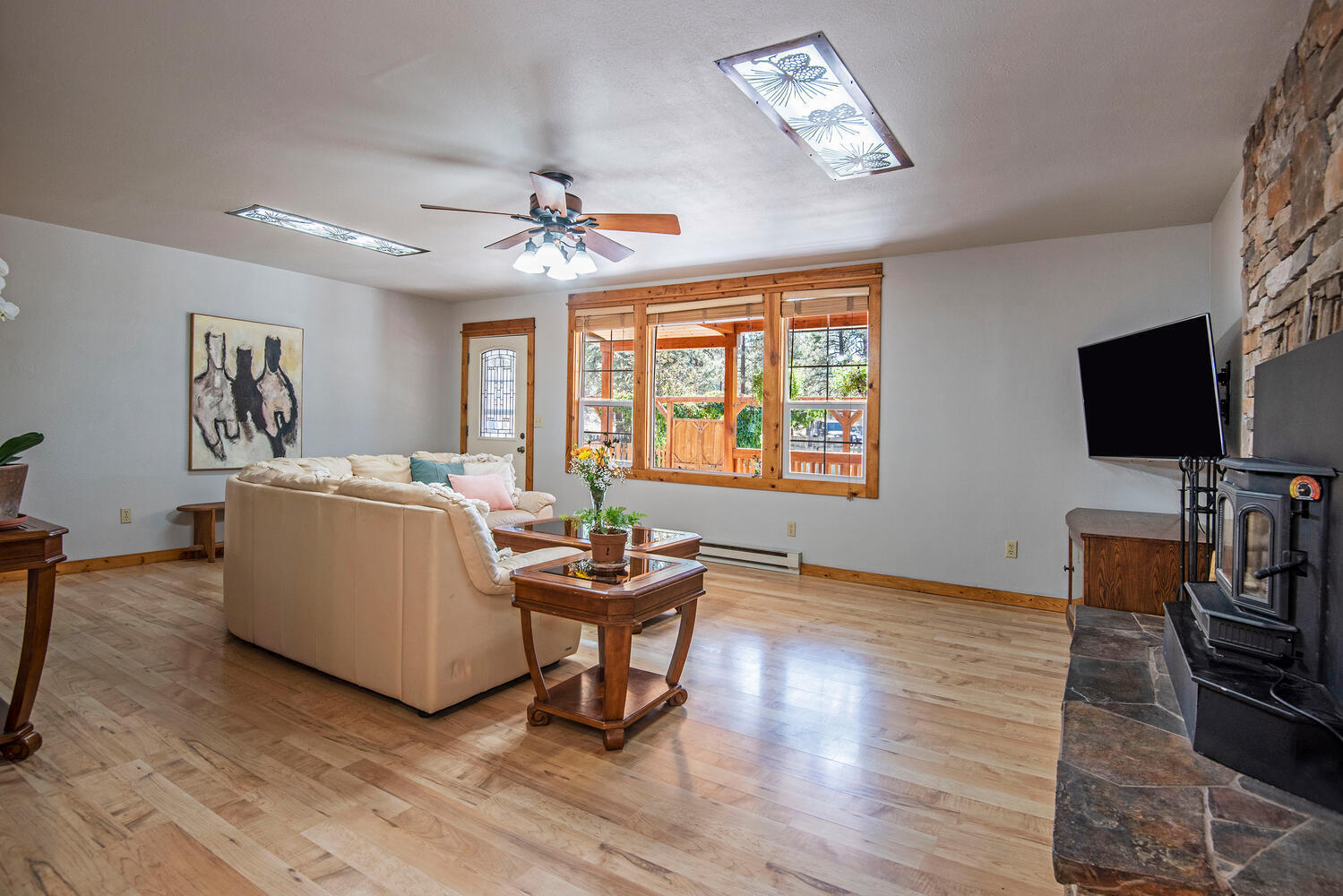 Panoramic View Est - Residential