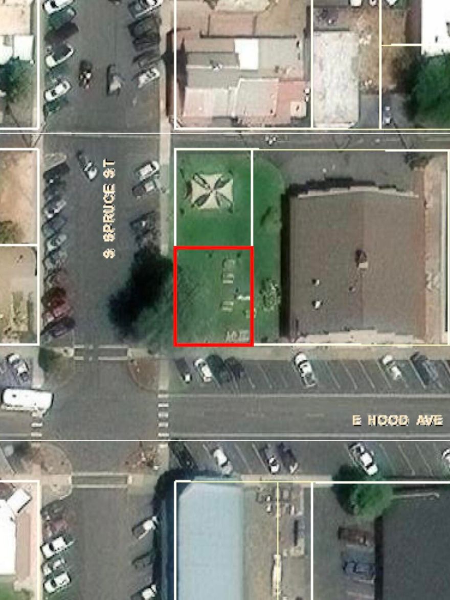 Prime commercial corner lot in the heart of downtown Sisters. High-visibility location with steady foot traffic. One of the few remaining undeveloped parcels in this sought-after area.