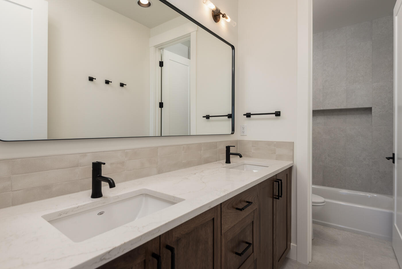 Discovery West Phase 6 & 7 - Residential