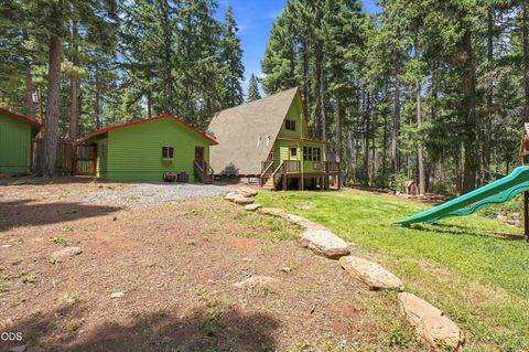 Tiny photo for 22837 Elm Street, Klamath Falls, OR 97601 (MLS # 220225928)