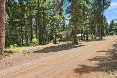 Tiny photo for 22837 Elm Street, Klamath Falls, OR 97601 (MLS # 220225928)