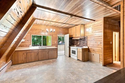 Tiny photo for 22837 Elm Street, Klamath Falls, OR 97601 (MLS # 220225928)