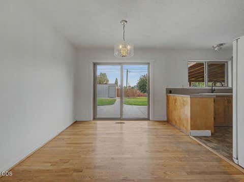 Tiny photo for 4706 Onyx Avenue, Klamath Falls, OR 97603 (MLS # 220226850)