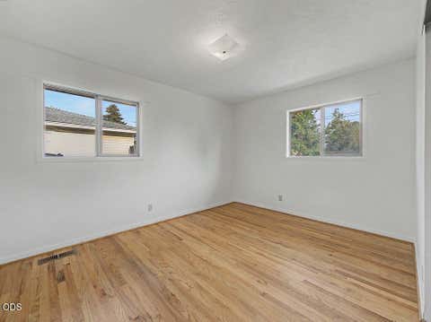 Tiny photo for 4706 Onyx Avenue, Klamath Falls, OR 97603 (MLS # 220226850)