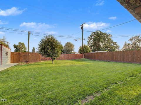 Tiny photo for 4706 Onyx Avenue, Klamath Falls, OR 97603 (MLS # 220226850)