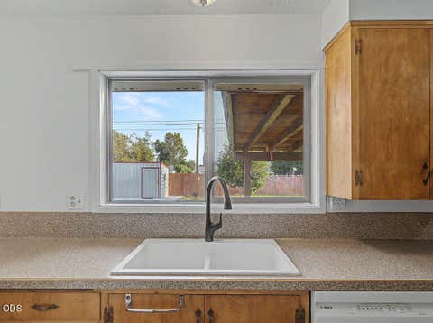 Tiny photo for 4706 Onyx Avenue, Klamath Falls, OR 97603 (MLS # 220226850)