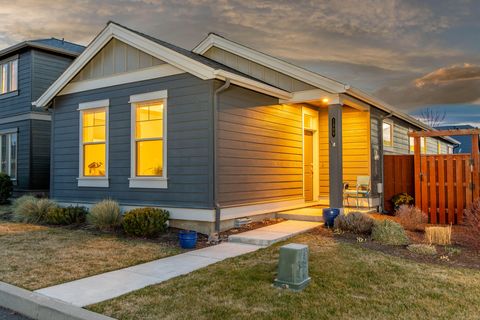 Tiny photo for 1309 NE Barney Street, Prineville, OR 97754 (MLS # 220217138)