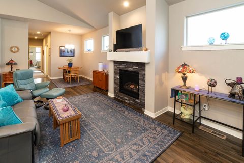 Tiny photo for 1309 NE Barney Street, Prineville, OR 97754 (MLS # 220217138)