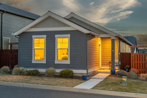 Photo of 1309 NE Barney Street, Prineville, OR 97754 (MLS # 220217138)