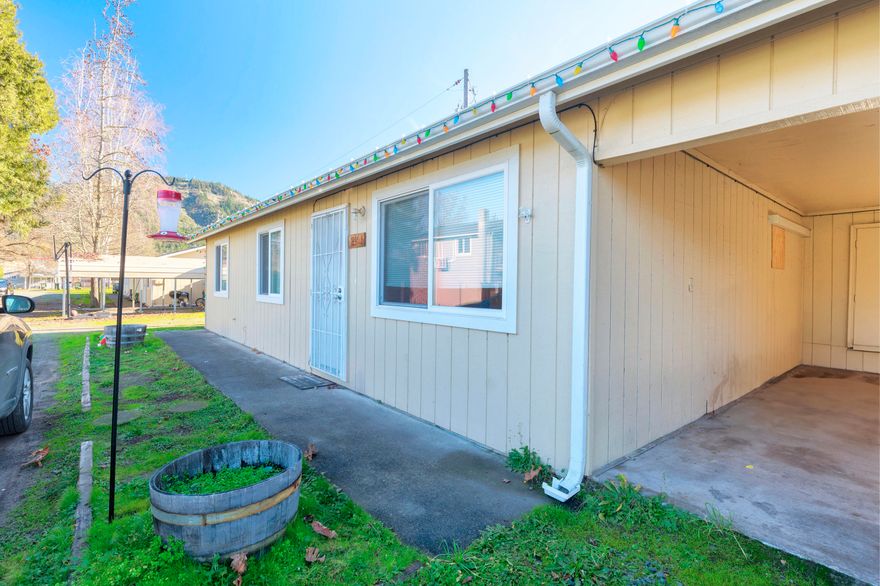 Investor's Dream: Two Duplexes in One! With a combined total square footage of 3,888 sqft on two tax lots, this property offers a lucrative prospect. Within these duplexes, you'll discover four separate units, three of which feature 2 bedrooms and 1 bath, providing comfortable and versatile living spaces. The fourth unit is a spacious 3-bedroom, 1-bathroom home, perfect for accommodating larger households or generating higher rental income. All units are currently rented, and the tenants have expressed their desire to continue their tenancy, offering immediate and stable rental income for the new owner. This is an ideal scenario for those looking for a hassle-free investment opportunity. Built in 1977, these duplexes boast the durability and quality craftsmanship characteristic of their era. Investors and income-seeking buyers, don't miss this chance to acquire a well-maintained, income-producing property. Contact us today to explore the endless potential!