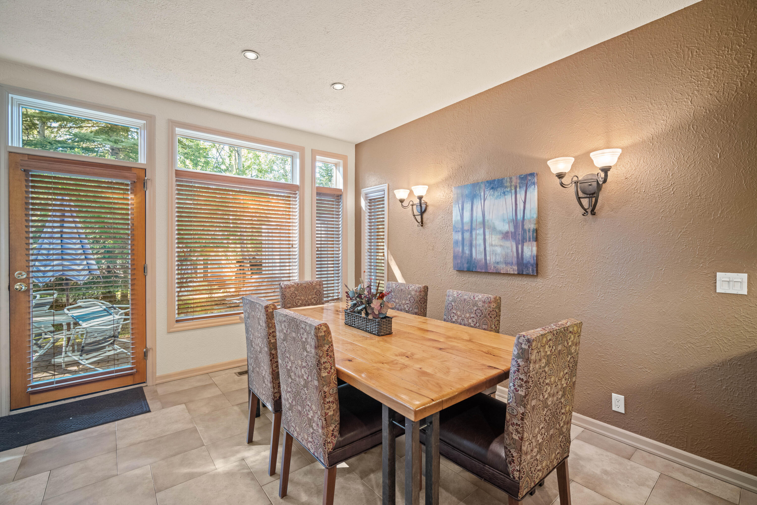 StoneTH - Residential