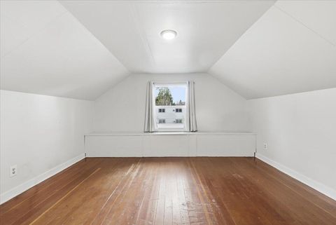 Tiny photo for 420 SW Burgess Street, Grants Pass, OR 97526 (MLS # 220213141)