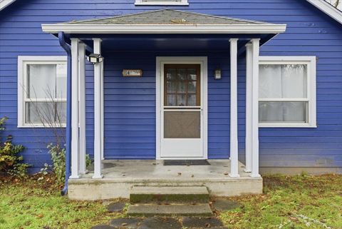 Tiny photo for 420 SW Burgess Street, Grants Pass, OR 97526 (MLS # 220213141)