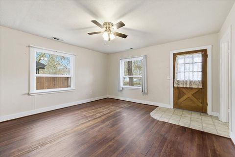 Tiny photo for 420 SW Burgess Street, Grants Pass, OR 97526 (MLS # 220213141)